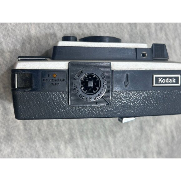 Kodak Instamatic X-30  Camera Black f11/43mm Lens  1971 - Picture 9 of 10